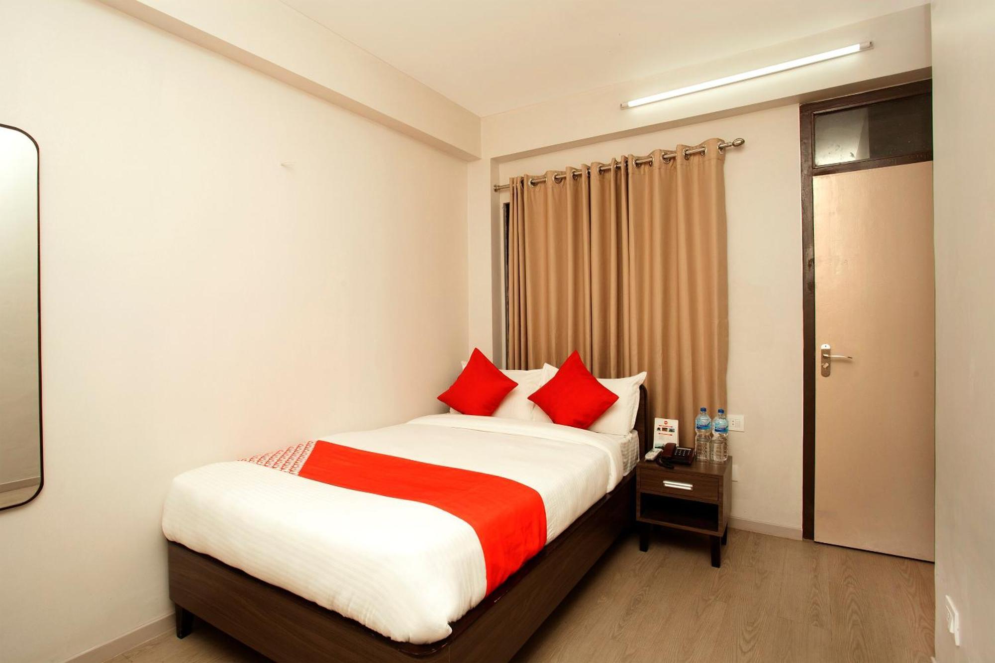 קטמנדו Oyo 626 Hotel Himchuli מראה חיצוני תמונה